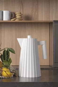 Alessi Plissé Waterkoker 1,7L Rood -Exporteren Accessoires & Meubels Winkel x886x886 alessi pliss waterkoker 1 7l6.jpg.pagespeed.ic .2WPSfZnEPe