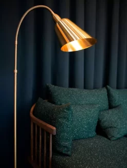 &tradition Fly SC2 Bank Gerookt Eiken Velvet 10 Twilight 26 &tradition Fly SC2 Bank Gerookt Eiken Velvet 10 Twilight -Exporteren Accessoires & Meubels Winkel x886x886 andtradition bellevue fly sofa sfeer 1.jpg.pagespeed.ic .oLw4mKngM