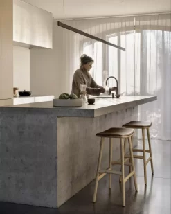 Ethnicraft Osso Barkruk 67 Gestoffeerd Zwart Eiken Zwart Leer -Exporteren Accessoires & Meubels Winkel x886x886 ethnicraft osso barkruk 67 gestoffeerd1.jpg.pagespeed.ic .Ugczs51BzV