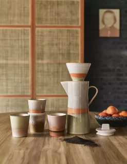 HKliving 70's Ceramic Thee Mokken Set Van 2 Oranje Beige -Exporteren Accessoires & Meubels Winkel x886x886 hkliving 70 s ceramic coffee pot filter en mokken set van 42.jpg.pagespeed.ic .OqHynnPTE9