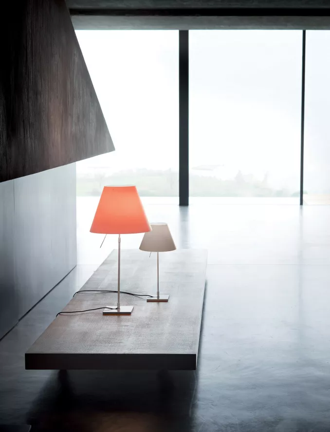 Luceplan Costanzina Tafellamp Zwart/Petroleum Blue 5 Luceplan Costanzina Tafellamp Zwart/Petroleum Blue - Afbeelding 5