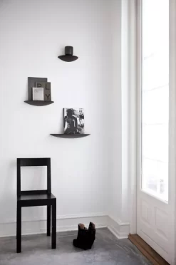 Audo Copenhagen Tweedekansje - Gridy Fungi Wandplank Large Zwart -Exporteren Accessoires & Meubels Winkel x886x886 menu gridy fungi kast sfeer7 2.jpg.pagespeed.ic .AF6ASDNFAN