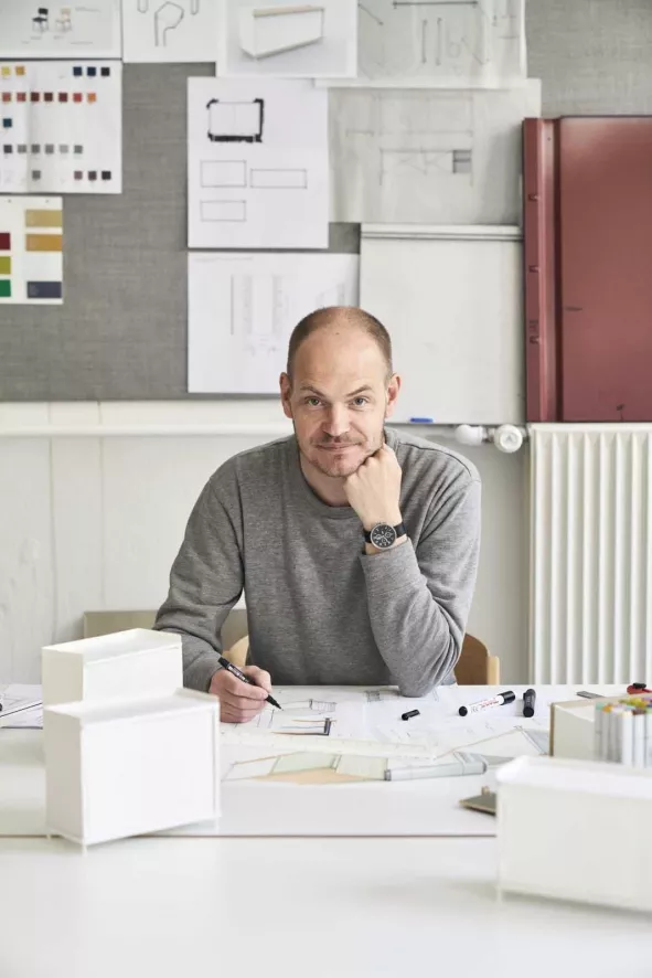 Muuto Enfold Tall Dressoir Lichtgroen/eiken 15 Muuto Enfold Tall Dressoir Lichtgroen/eiken - Afbeelding 15