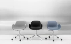 Normann Copenhagen Form Armchair Bureaustoel Met Zwart Onderstel, Blauw -Exporteren Accessoires & Meubels Winkel x886x886 normann copenhagen form armchair swivel stoel met aluminium onderstel10.jpg.pagespeed.ic . BZgwFfUa6