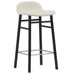Normann Copenhagen Form Barkruk 65 Gestoffeerd Zwart Eiken Main Line Flax White