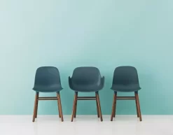 Normann Copenhagen Form Armchair Stoel Met Eiken Onderstel Rood -Exporteren Accessoires & Meubels Winkel x886x886 normann form armchair sfeer 11 2.jpg.pagespeed.ic .ZZ61l P3 0