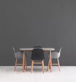 Normann Copenhagen Form Armchair Stoel Met Eiken Onderstel Rood -Exporteren Accessoires & Meubels Winkel x886x886 normann form armchair sfeer 2 2.jpg.pagespeed.ic .clrFTXeTRw