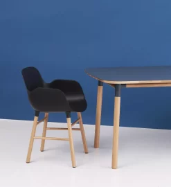 Normann Copenhagen Form Armchair Stoel Met Eiken Onderstel Rood -Exporteren Accessoires & Meubels Winkel x886x886 normann form armchair sfeer 6 2.jpg.pagespeed.ic .aDBE8vpPpS