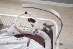 Sebra Tweedekansje - Sebra Kili Baby Ledikant Mist Green -Exporteren Accessoires & Meubels Winkel x886x886 sebra baby junior kinderbed.jpg.pagespeed.ic .VoDzn ykTW