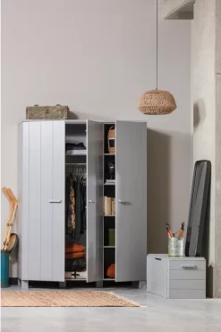 WOOOD Exclusive Dennis Kledingkast 3-deurs Betongrijs -Exporteren Accessoires & Meubels Winkel x886x886 woood exclusive dennis kledingkast 3 deurs2.jpg.pagespeed.ic .Vg45DJRM2z