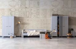 WOOOD Exclusive Dennis Kledingkast 3-deurs Betongrijs -Exporteren Accessoires & Meubels Winkel x886x886 woood exclusive dennis kledingkast 3 deurs8.jpg.pagespeed.ic .zROOJFPheP